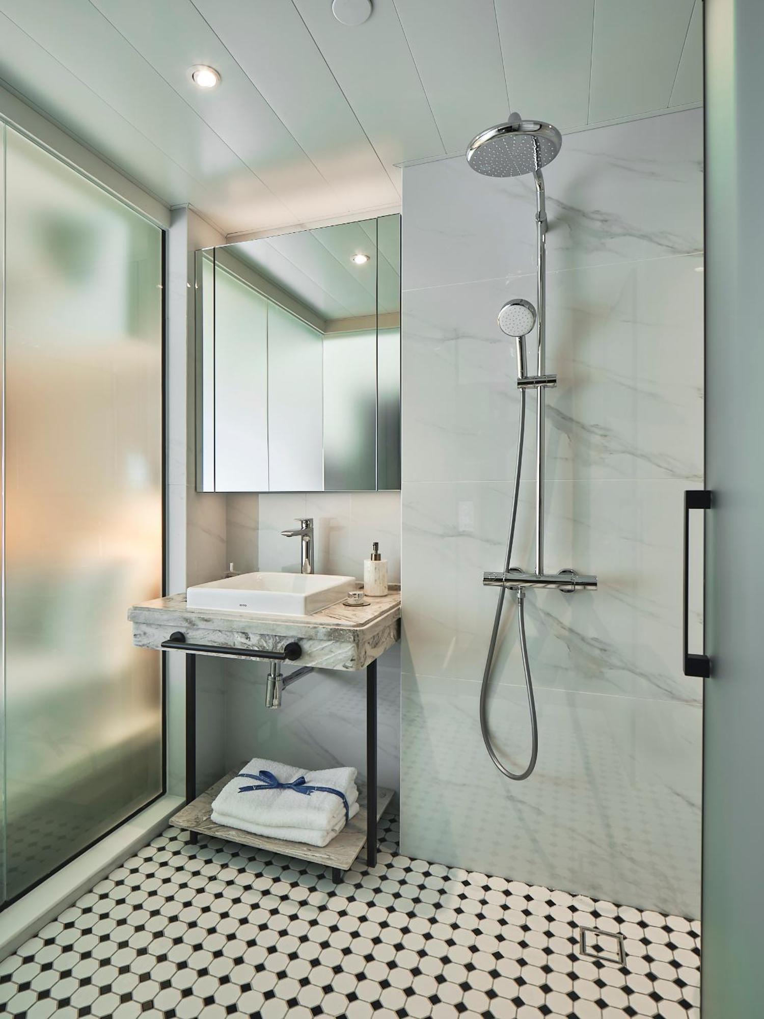 V Causeway Bay Aparthotel Hongkong Exteriör bild